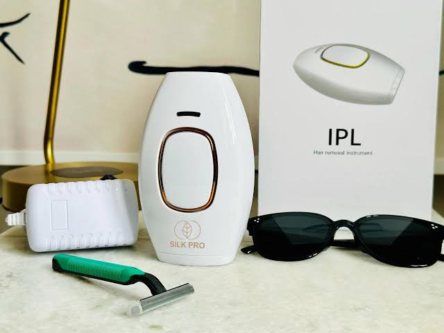 Trending Height IPL Silk Pro hair removal device with charger and protective sunglasses best laser hair remover for sensitive skin